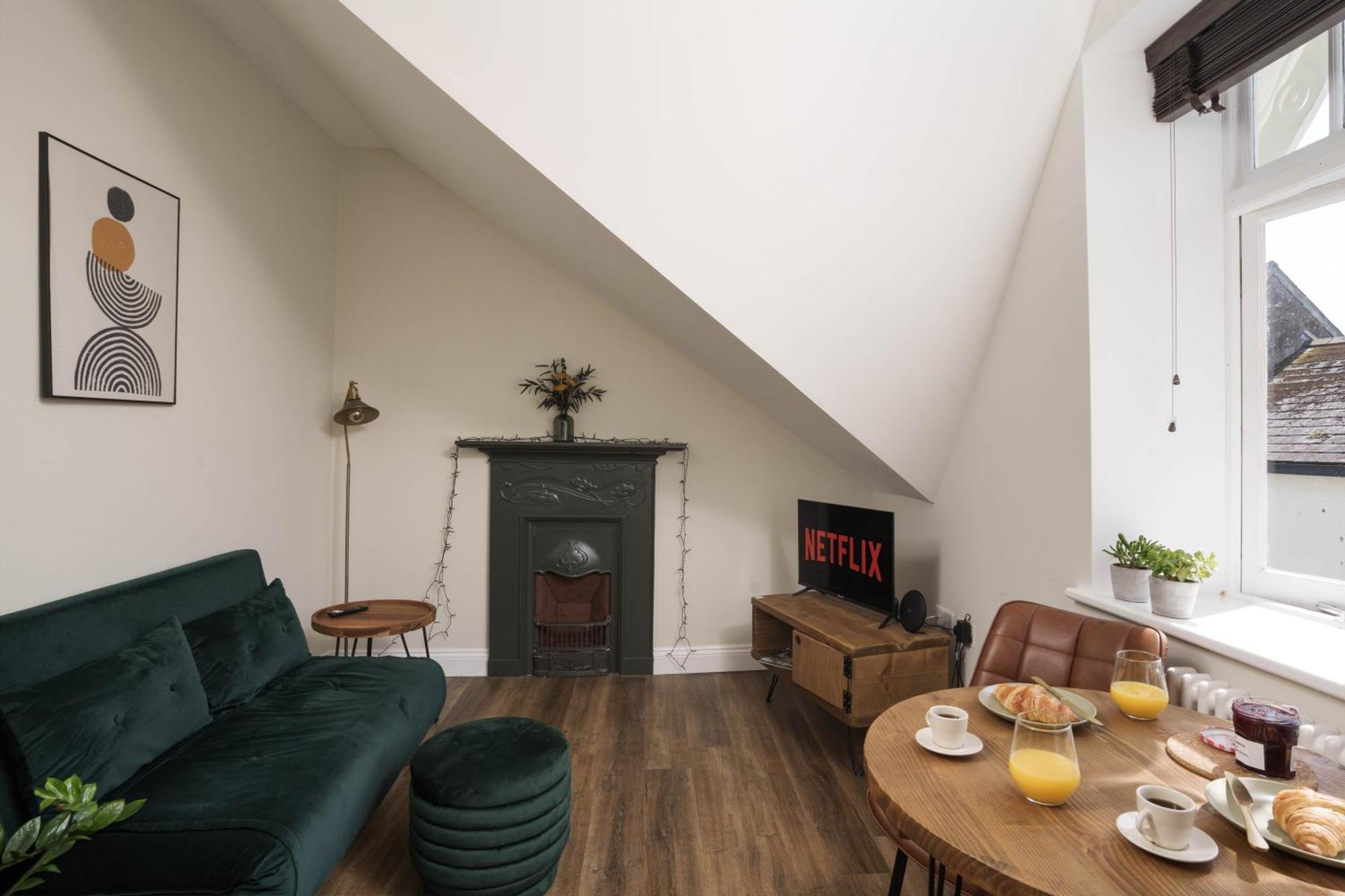 Modern Central One Bedroom Apartment In Penzance Eksteriør bilde